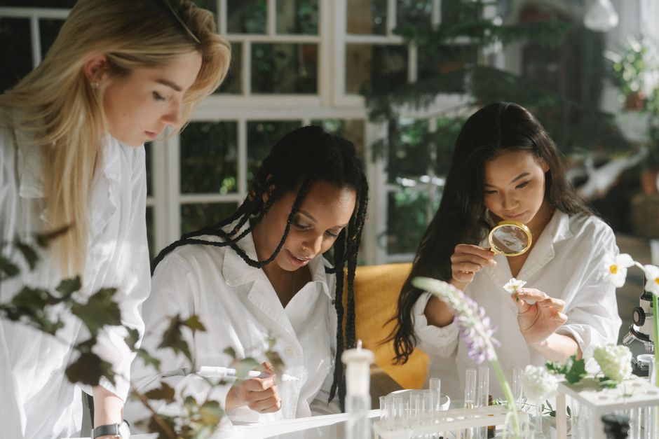 Women in Early Science Forgotten Pioneers in Primary Documents