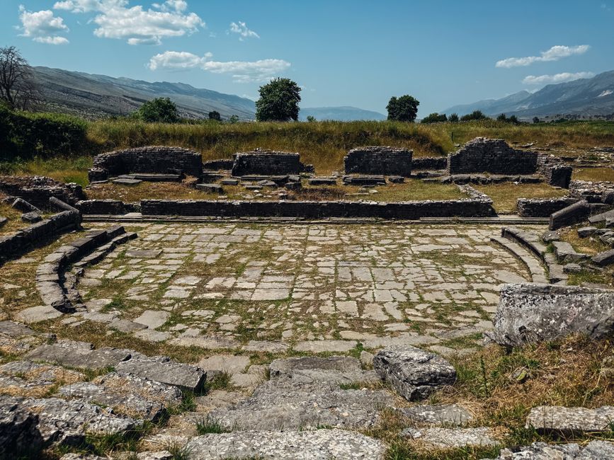 Translating Ancient Greek Philosophers from Original Papyri